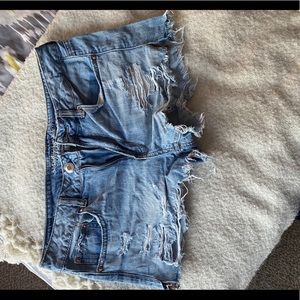 American Eagle tomgirl shortie